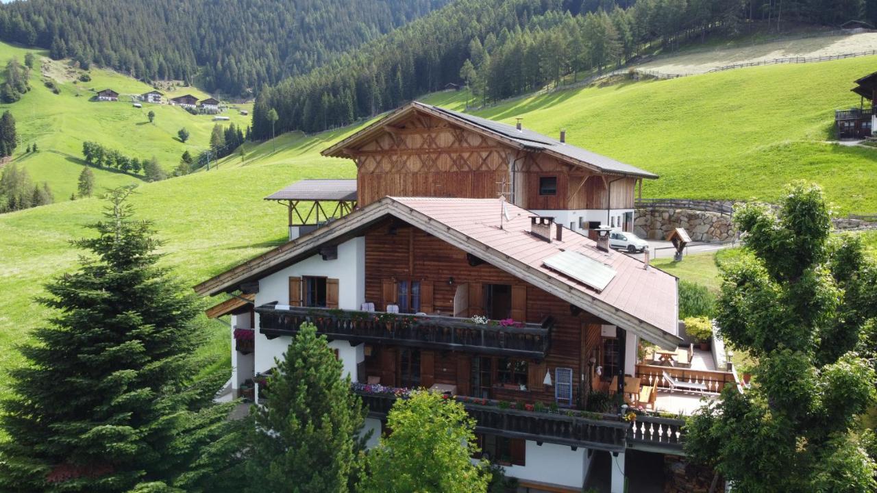 Portnerhof Auf Oberkirn Apartment Schenna Exterior foto